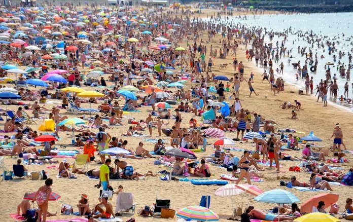 Kako je masovni turizam postao ekstrativni