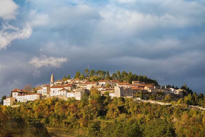 Štanjel, posebno romantična i lepa Slovenija