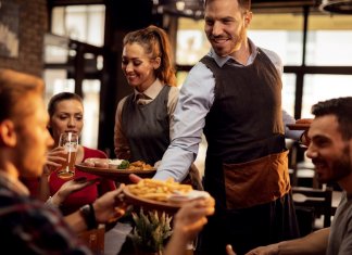 Kako hoteli transformišu F&B iz prateće usluge u generator profita Restoran gosti hotel f&b