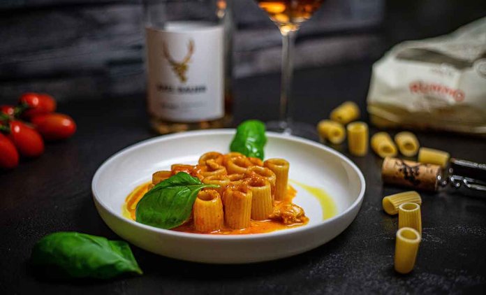 Cacio e pepe en vessie rigatoni