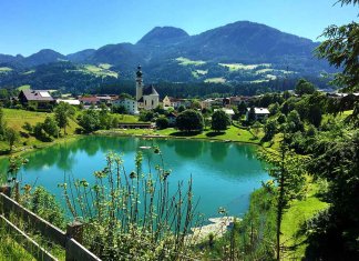 Sunce, planinske livade i balkoni puni cveća Alpbah, najlepši Alpi