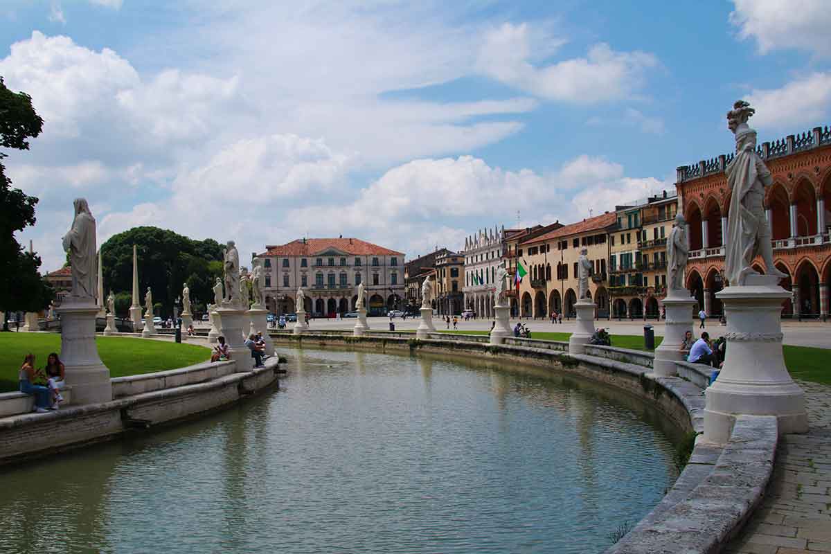 Petrarkina Italija, putovanje na kom se zaista upozna Italija