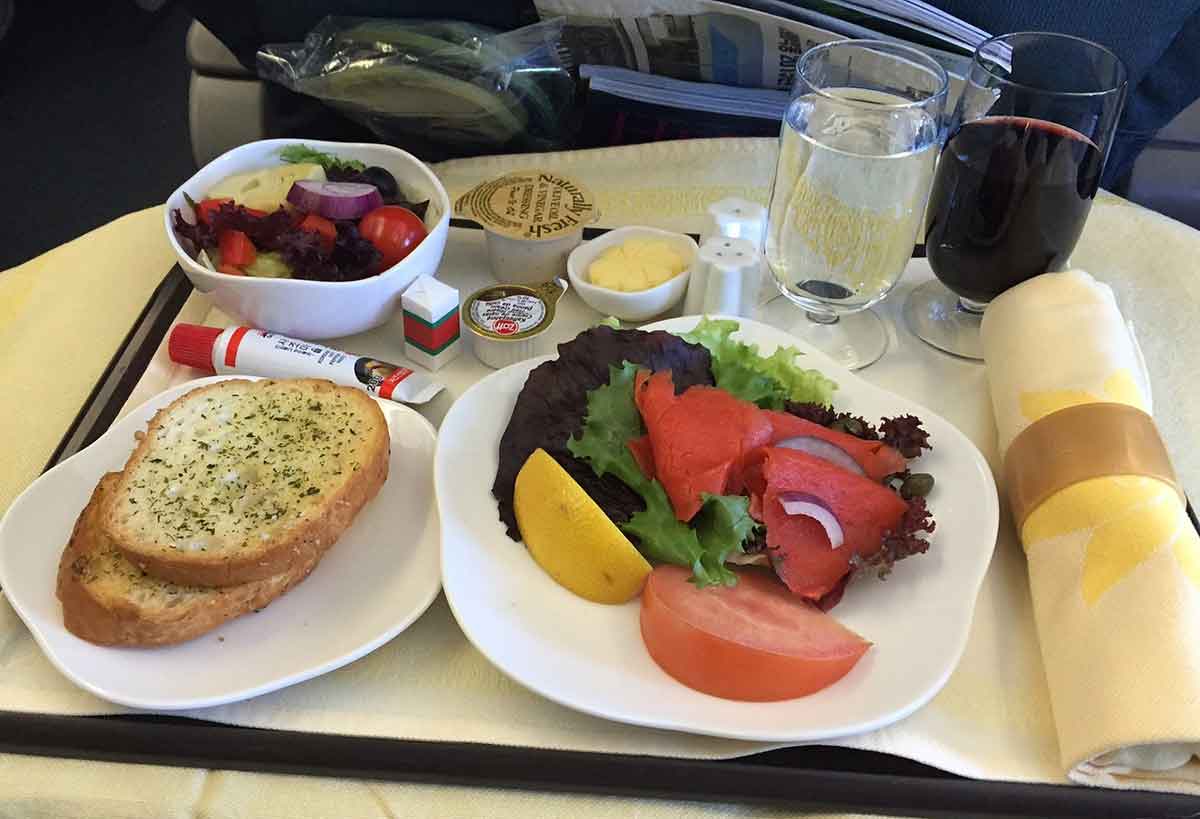 Zašto bi preskakanje obroka u avionu opšte korisno