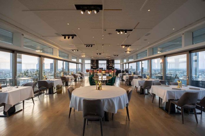 The Twenty Two Restaurant, Metropol Palace Beograd