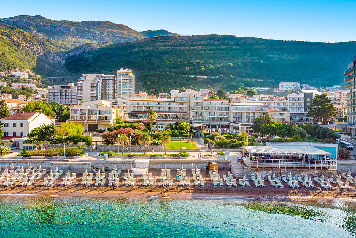 Hotel Palas, Petrovac – porodična oaza na obali mora