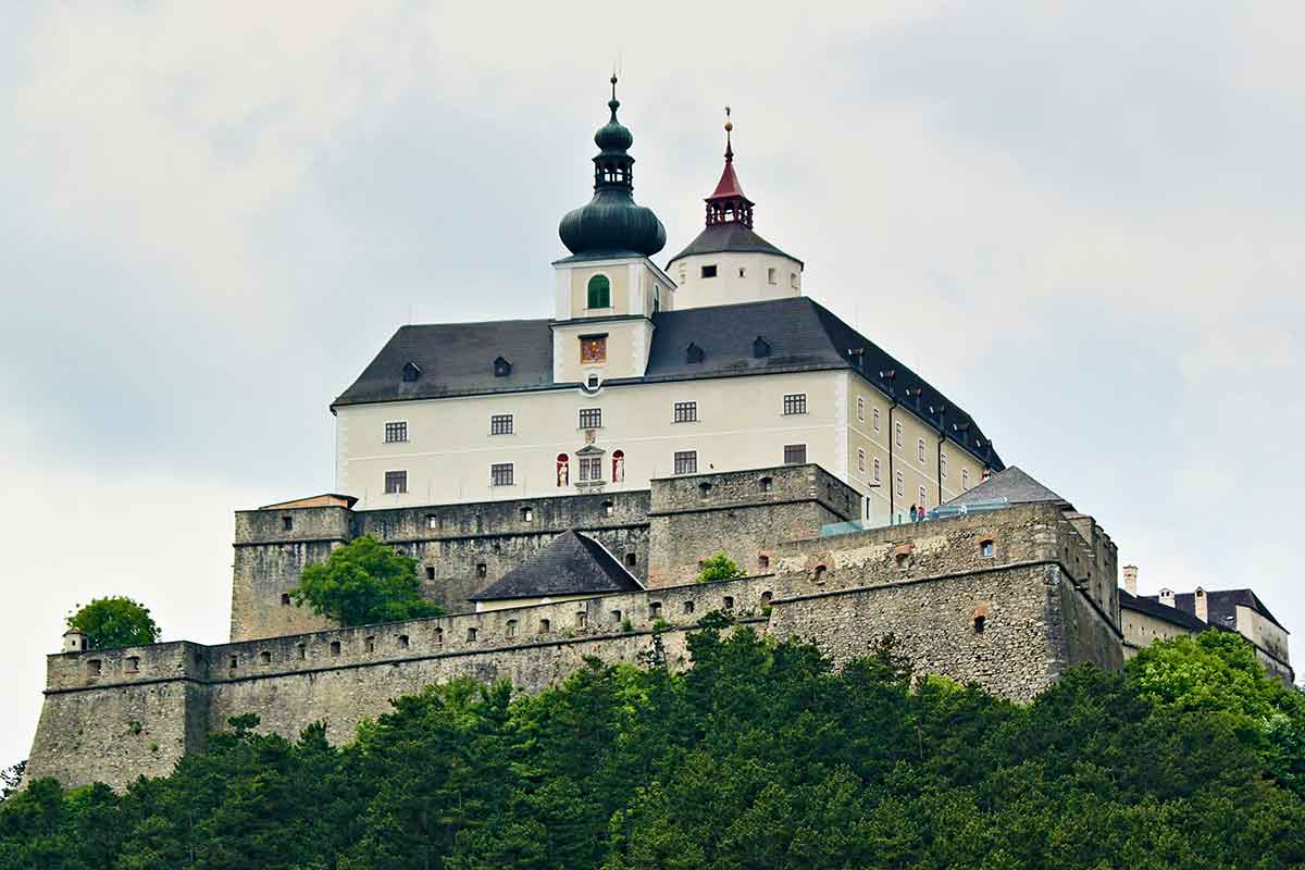 Šta imaju zajedničko Drakula i dvorac Forhenštajn