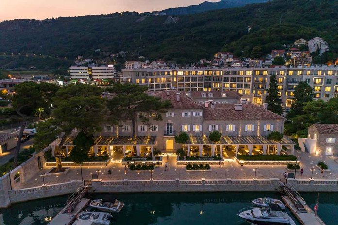 Lazure Hotel & Marina