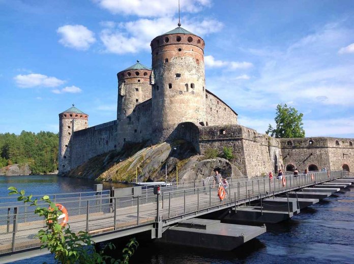 Olavinlinna, borba istoka i zapada