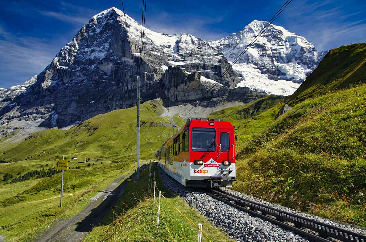 Eigerwand, železnička stanica uklesana u planine švajcarska pruga