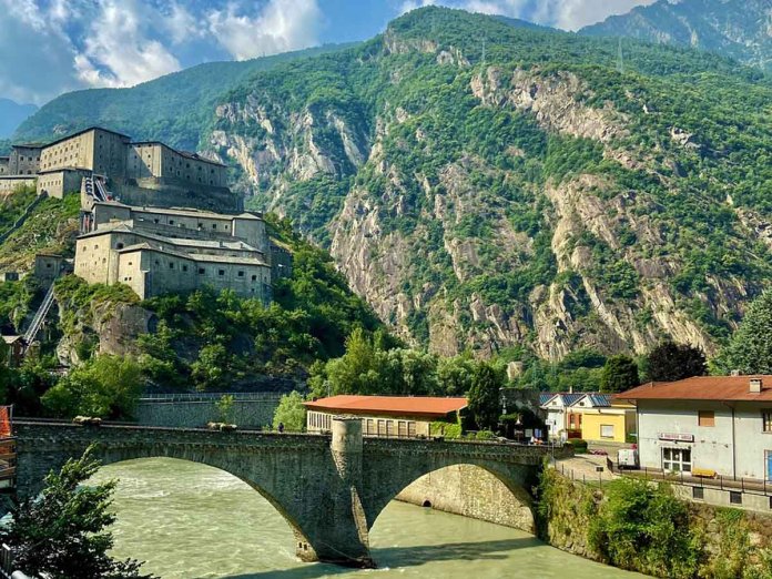 Tvrđava Bard, Italija