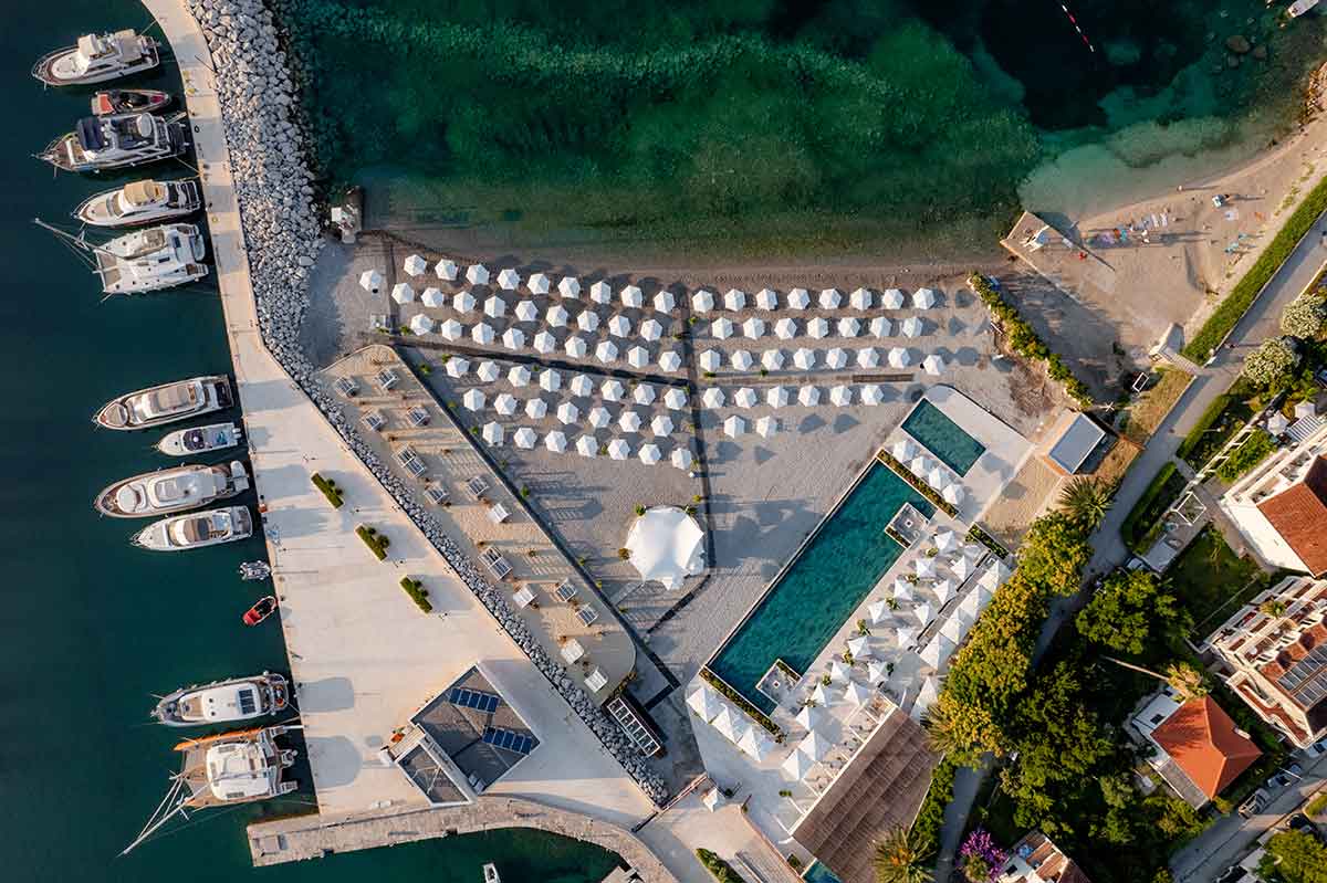 Lazure Hotel & Marina