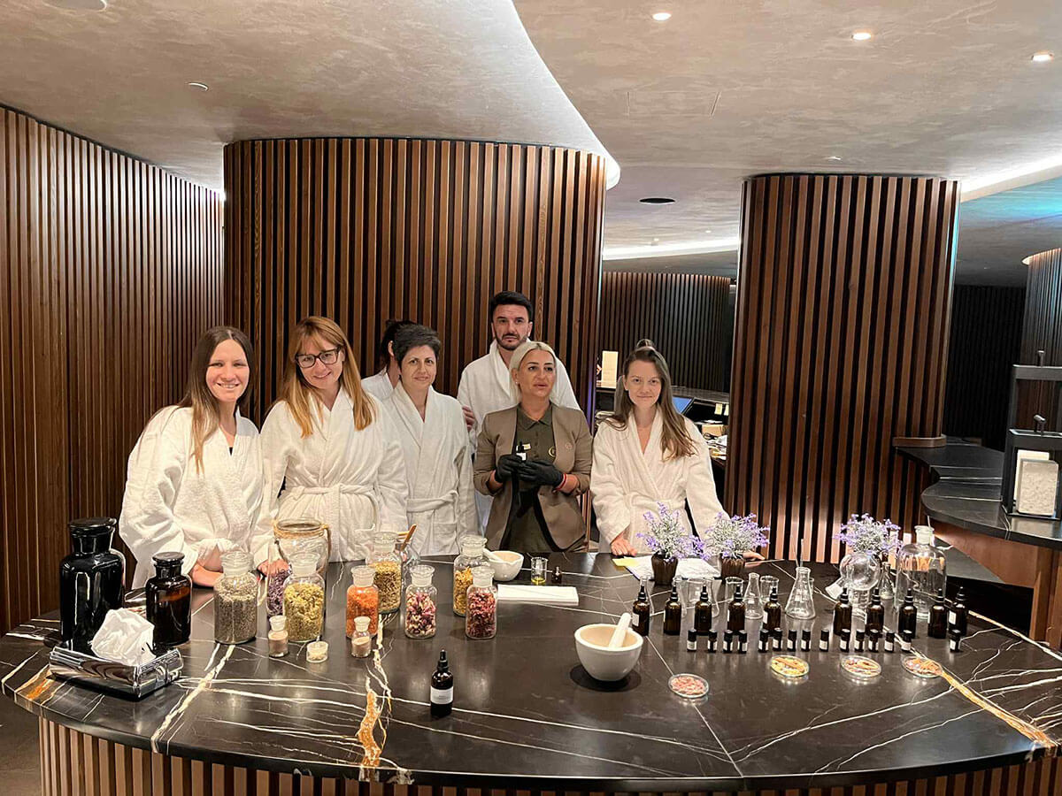 „Grandiozan“ timbilding na visini – Hotel Grand iz ugla kompanija