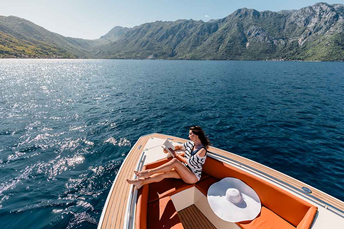 Hotel Lazure & Marina speed boat (3)