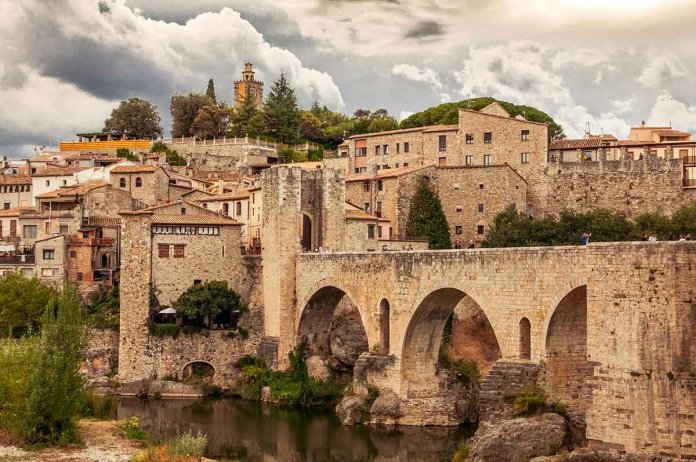 Besalu-Španija-selo Besalu-Španija-selo