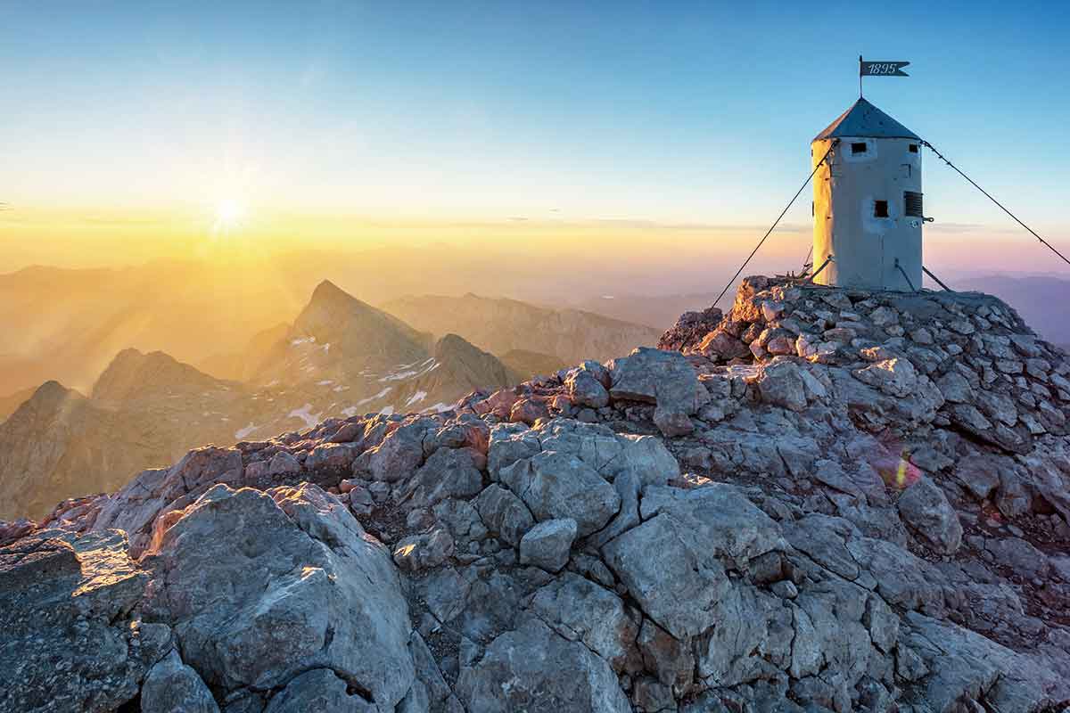 Zima u Julijskim Alpima – više od snega