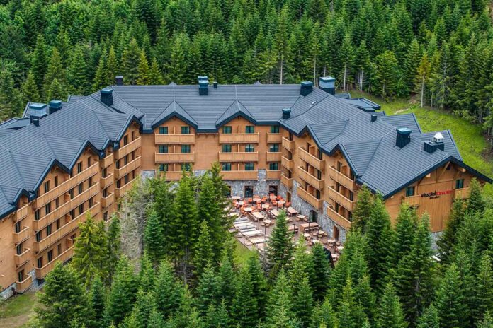 Kolašin – najlepša destinacija Crne Gore Prašume, jezera, pešačke staze, pašnjaci i divljina (1) Kolašin – najlepša destinacija Crne Gore Prašume, jezera, pešačke staze, pašnjaci i divljina