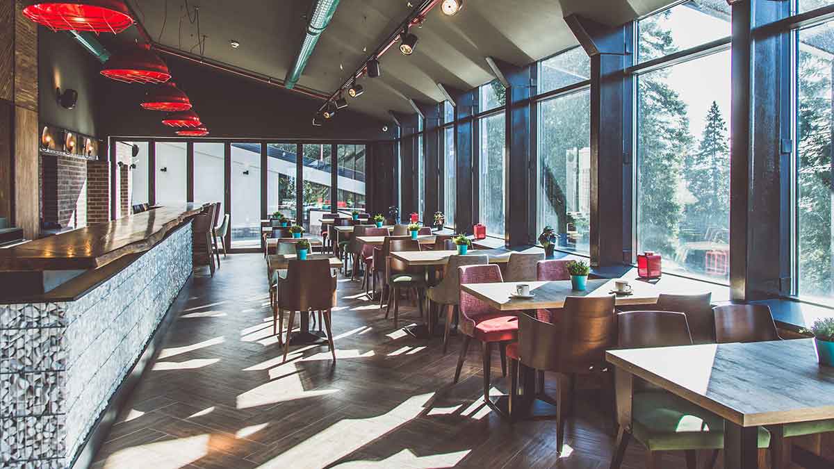 Proleće na Kopaoniku Hotel Putnik vas čeka sa posebnim paketima za Uskrs i Prvi maj!